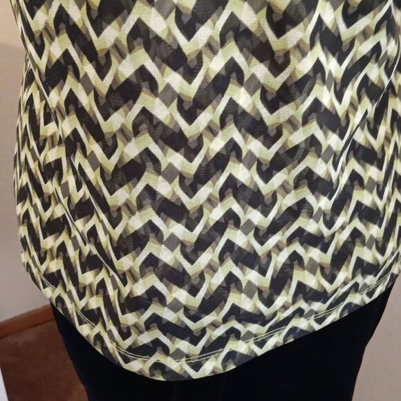 Classiques Entier Chevron Pattern Top - Picture 7 of 10